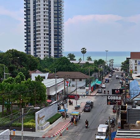 4 Palms Hotel Pratumanak Pattaya Bagian luar foto