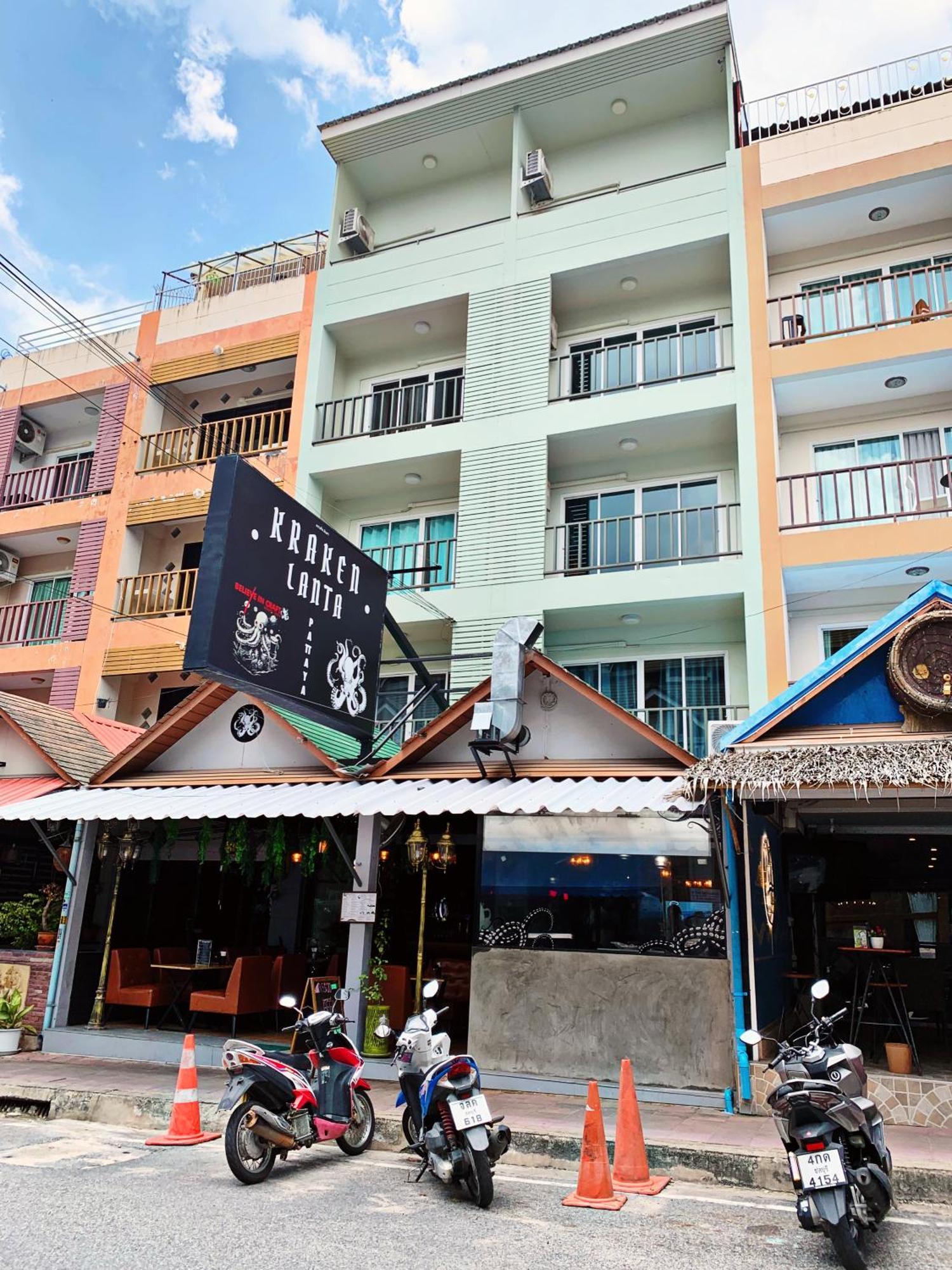 4 Palms Hotel Pratumanak Pattaya Bagian luar foto